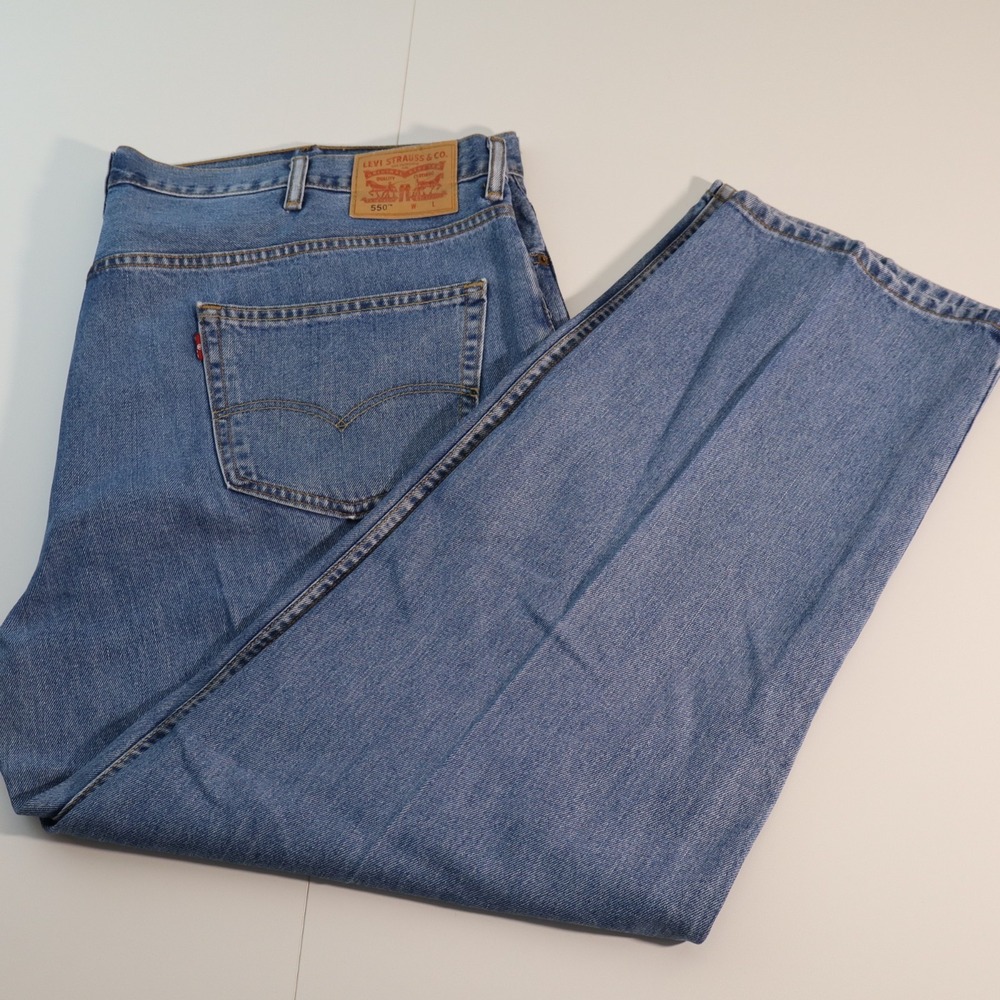 Levi's 550 Men's Size 48x30 Relaxed Fit Straight Leg Jeans Blue Denim